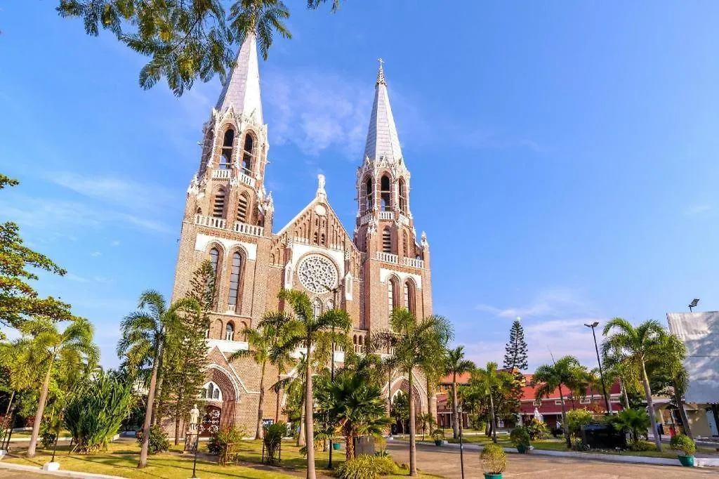 Sanctuary Hotel Yangon